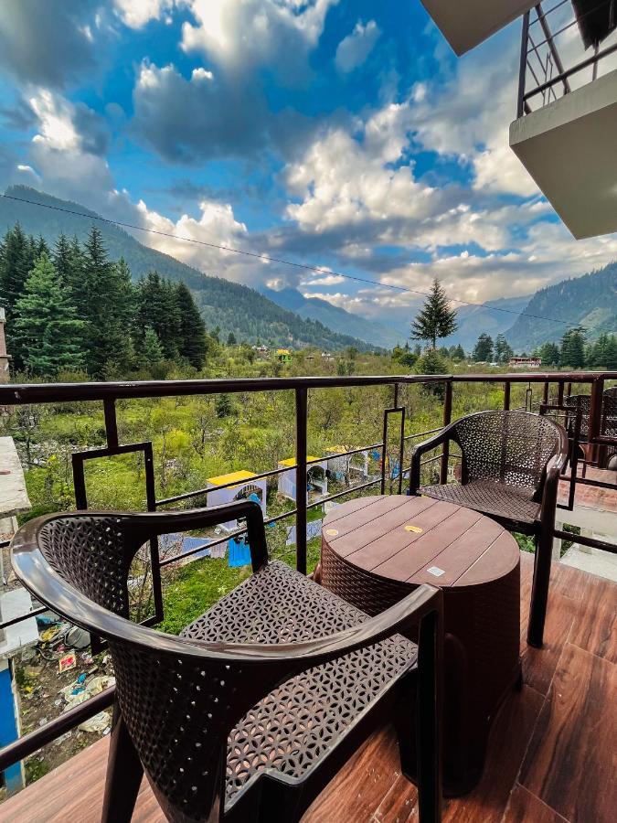 Apple Flower With Balcony And Mountain View มะนาลี ภายนอก รูปภาพ