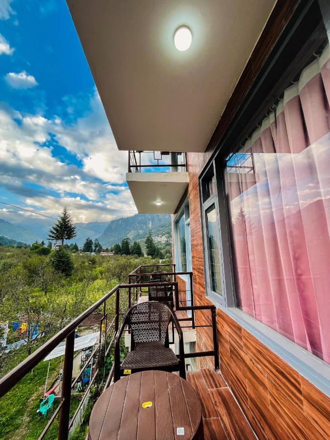 Apple Flower With Balcony And Mountain View มะนาลี ภายนอก รูปภาพ